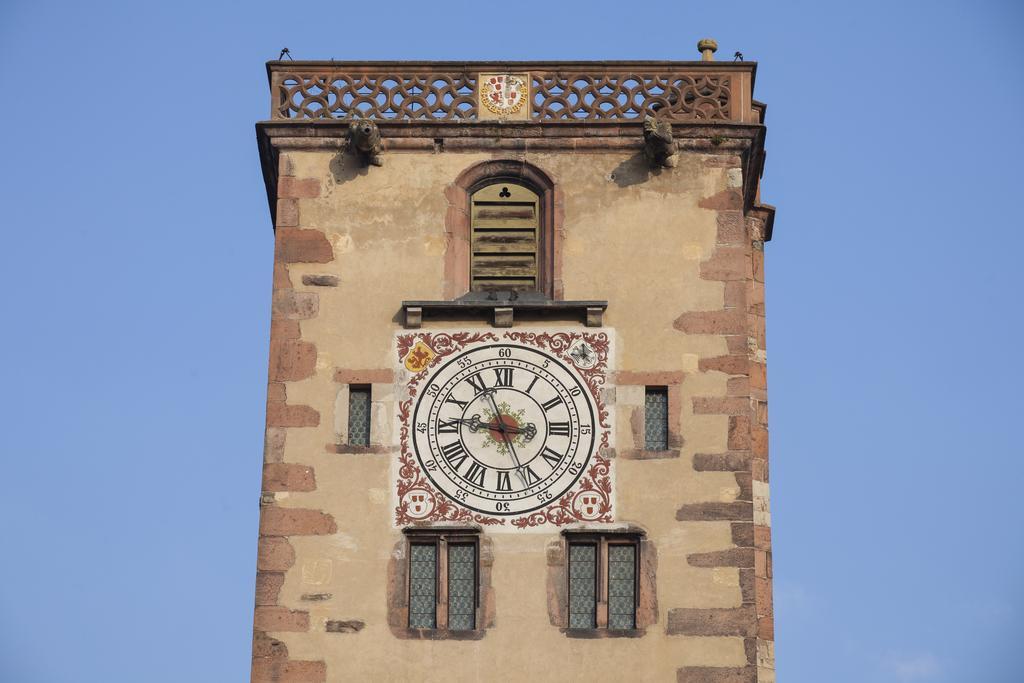 Logis De La Tour Hotel